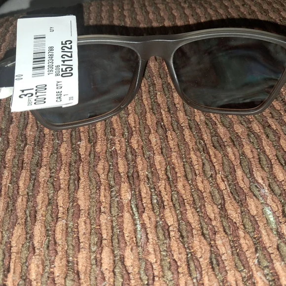 Body Glove Men's Square Sunglasses - Picture 3 of 6